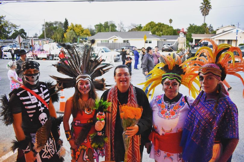 Roberto Aztec Dancers